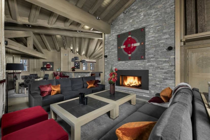High-End Mountain Escape With Gourmet Kitchen