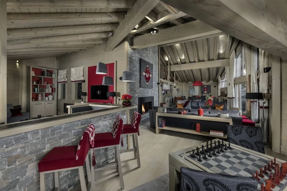 High-End Mountain Escape With Gourmet Kitchen photo 2