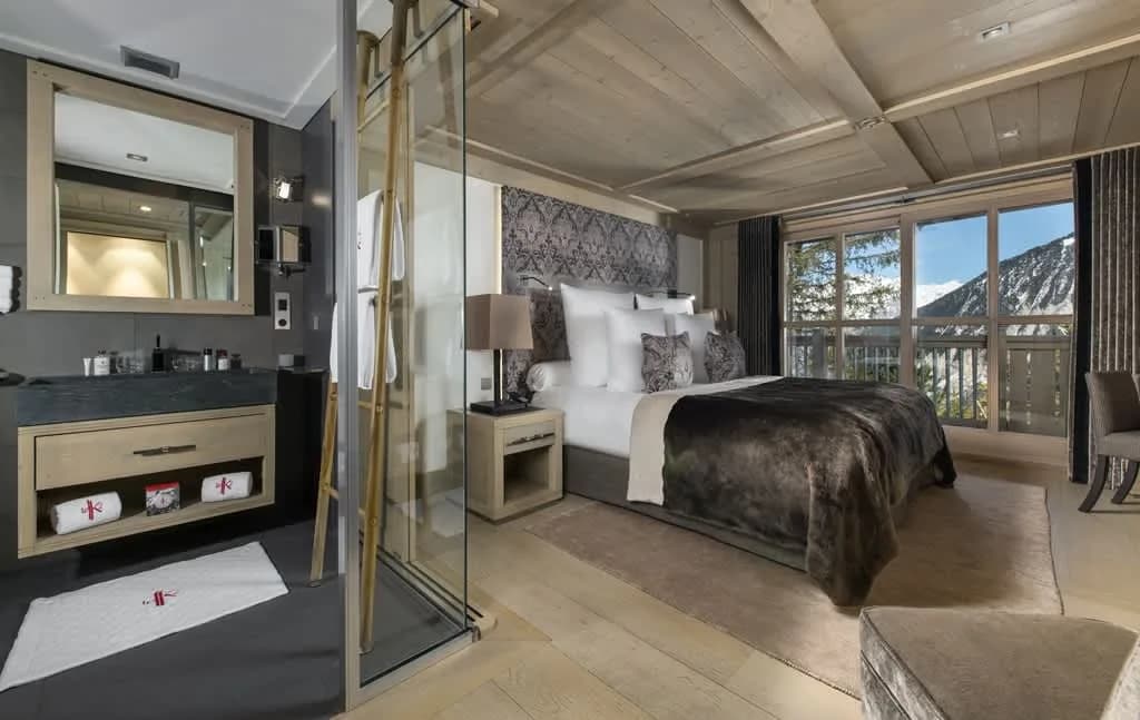 High-End Mountain Escape With Gourmet Kitchen photo 3