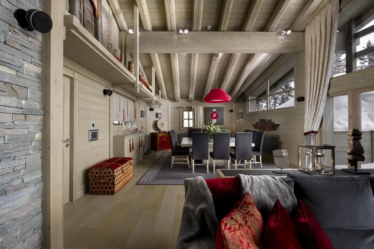 High-End Mountain Escape With Gourmet Kitchen photo 5
