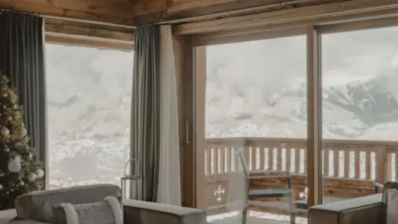 Chalet Overlooking Slopes With Balcony photo 3