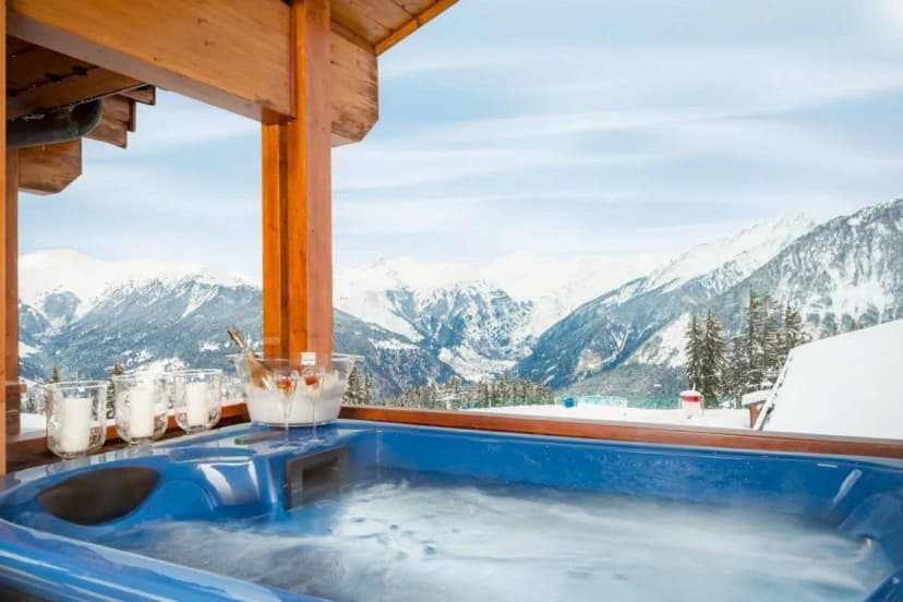 Stylish Ski Apartment With Outdoor Spa