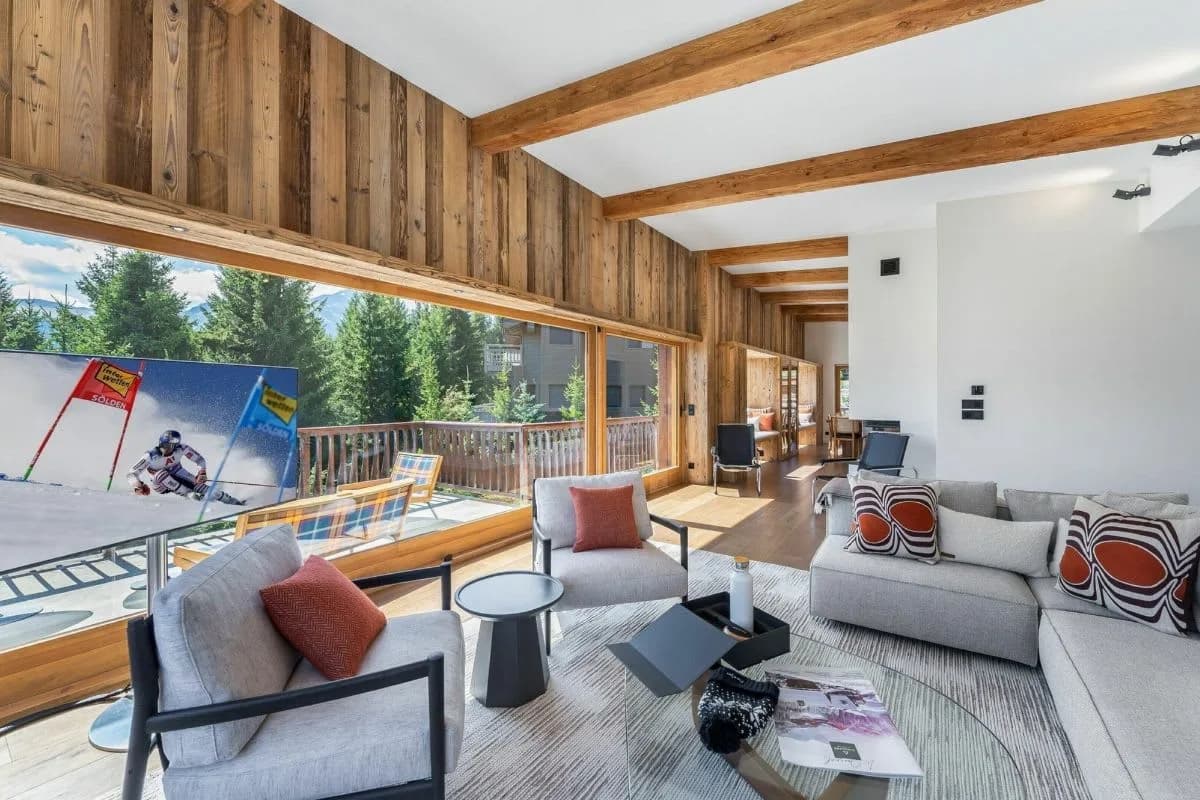 Scenic Courchevel Retreat For Six Guests photo 2