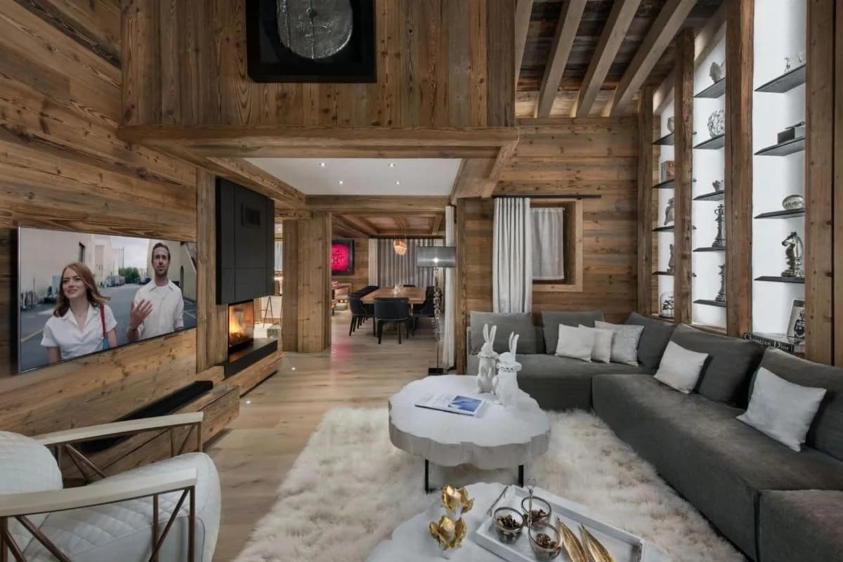 Beautiful Chalet Combining Wood And Modernity photo 2