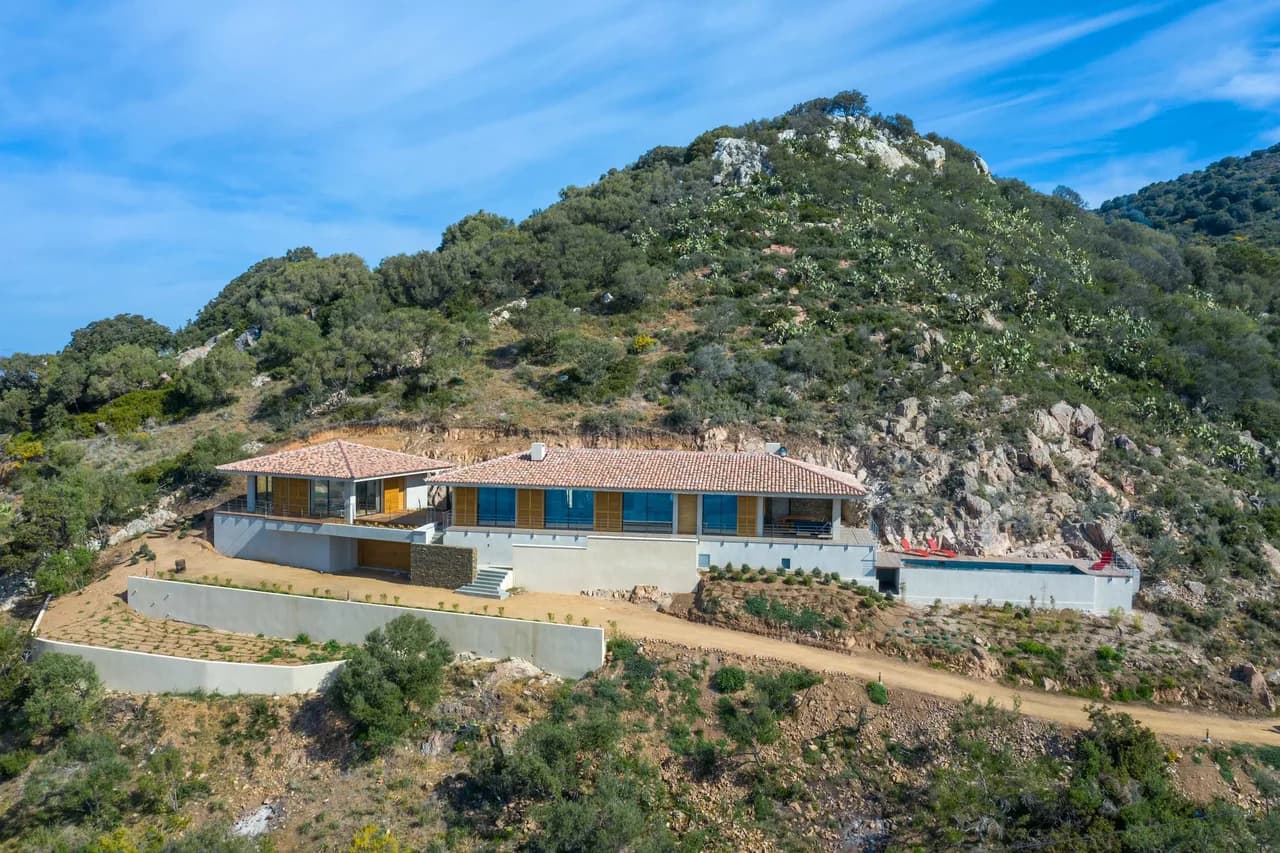 Accessible Beachfront Villa in Corsica photo 4
