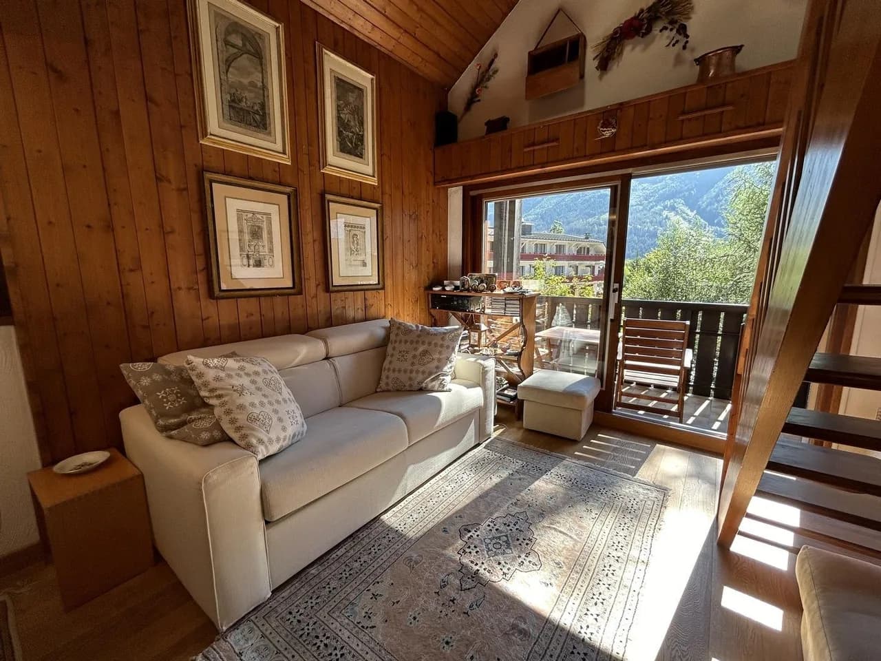Charming Attic Apartment With Mountain Views photo 2