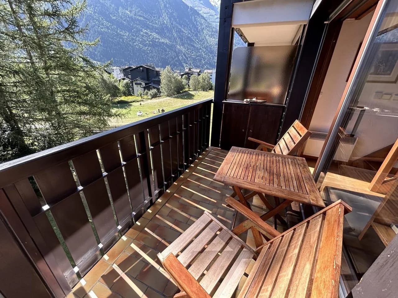 Charming Attic Apartment With Mountain Views photo 4