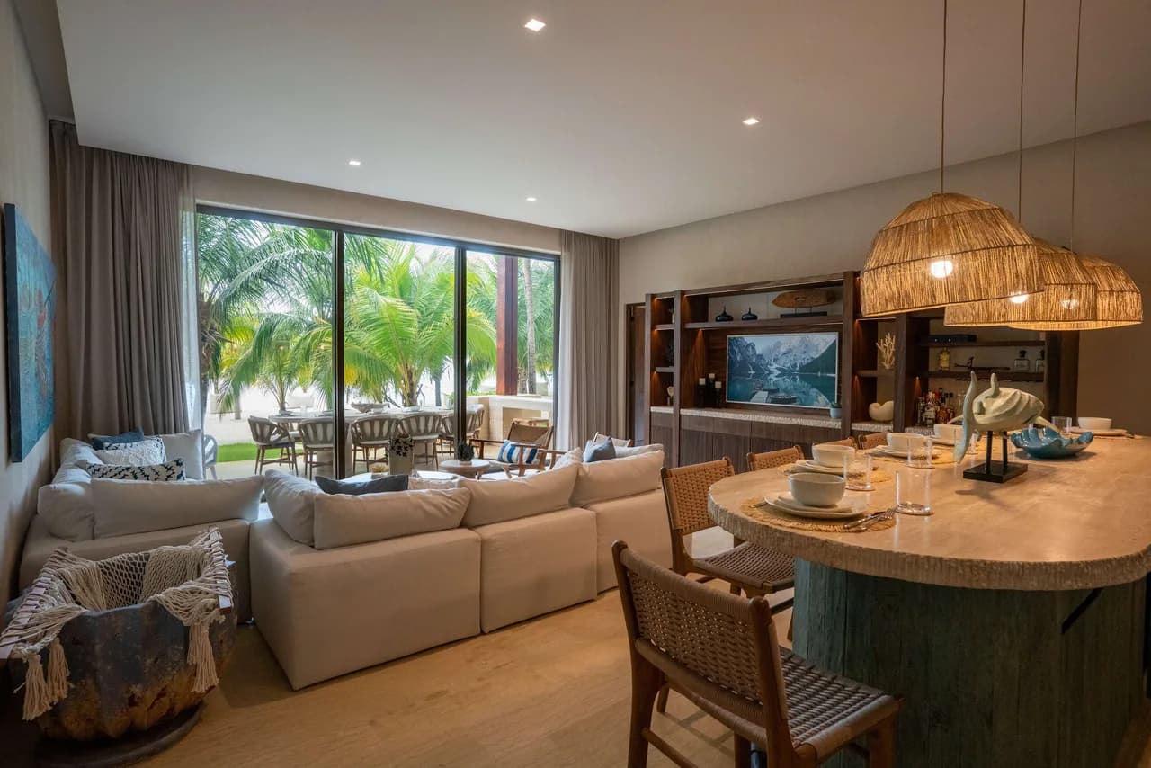 Premium Beachfront | 3BR | Heated Infinity Pool photo 4