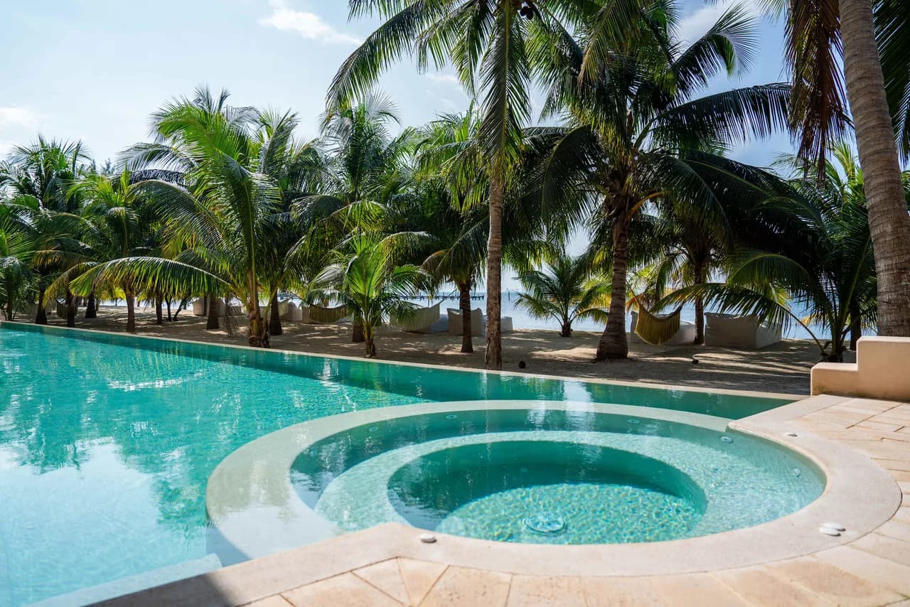 Premium Beachfront | 3BR | Heated Infinity Pool photo 5