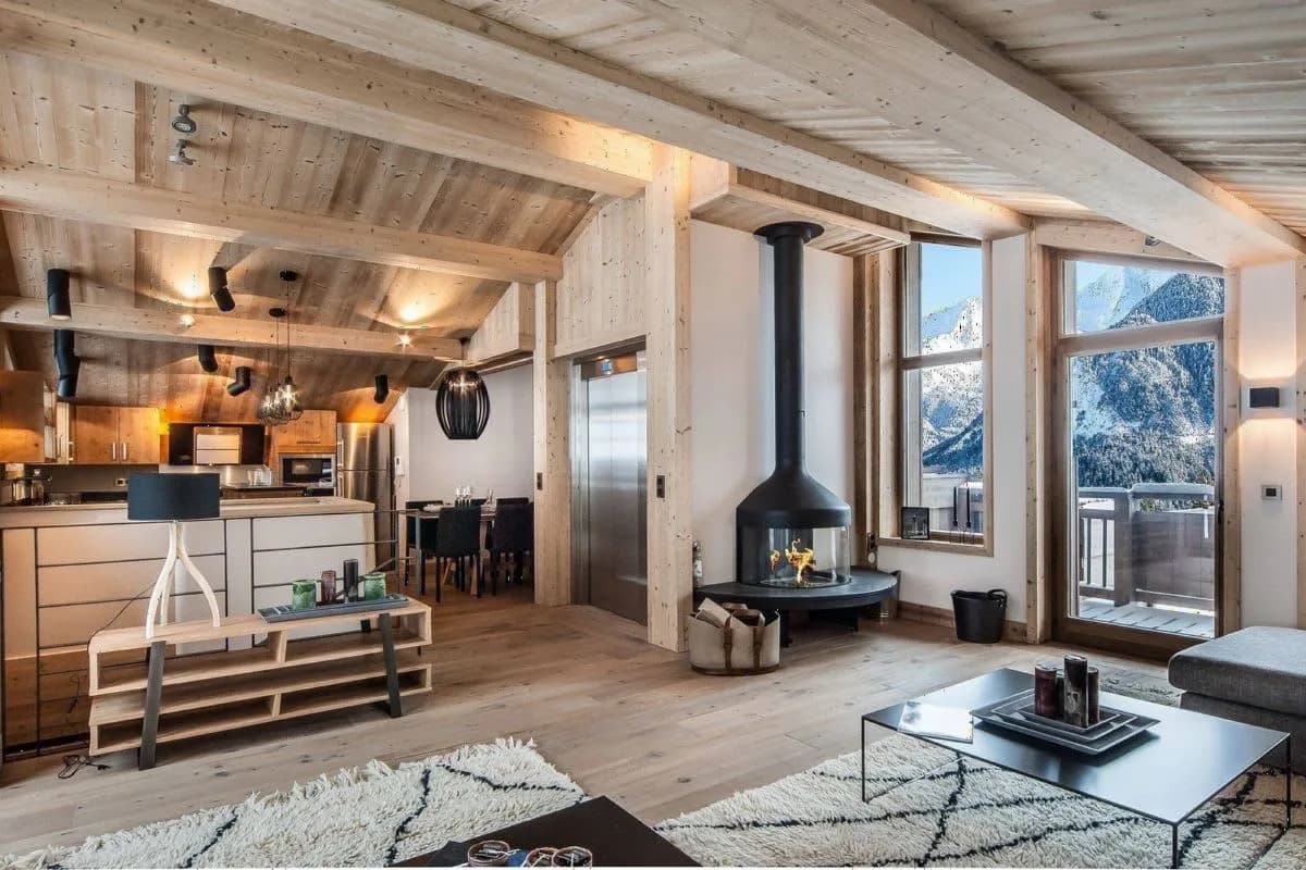 Spacious Chalet Offering Direct Lift Access photo 2