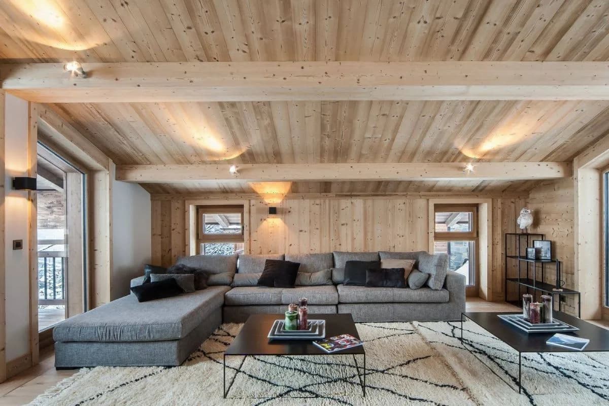 Spacious Chalet Offering Direct Lift Access photo 4