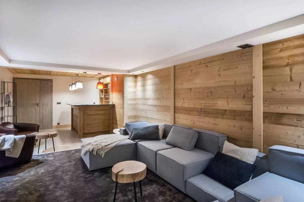 Spacious Chalet Offering Direct Lift Access photo 5