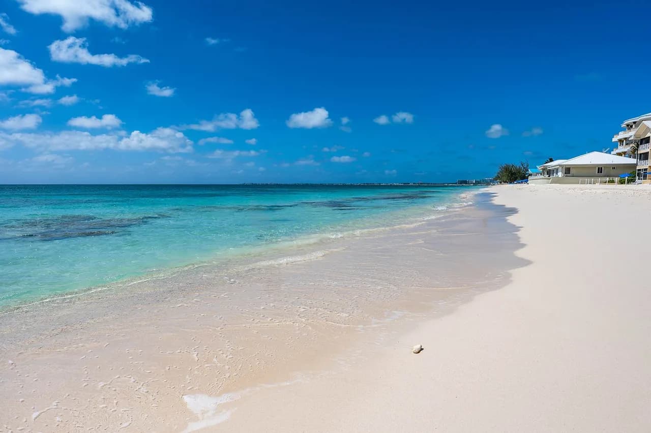Beachfront Luxury Three Bedroom Retreat in Cayman photo 5
