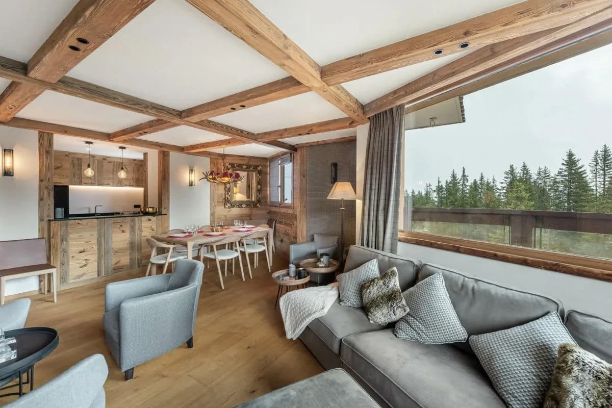 Sunlit Alpine Stay With Mountain Ambiance photo 2