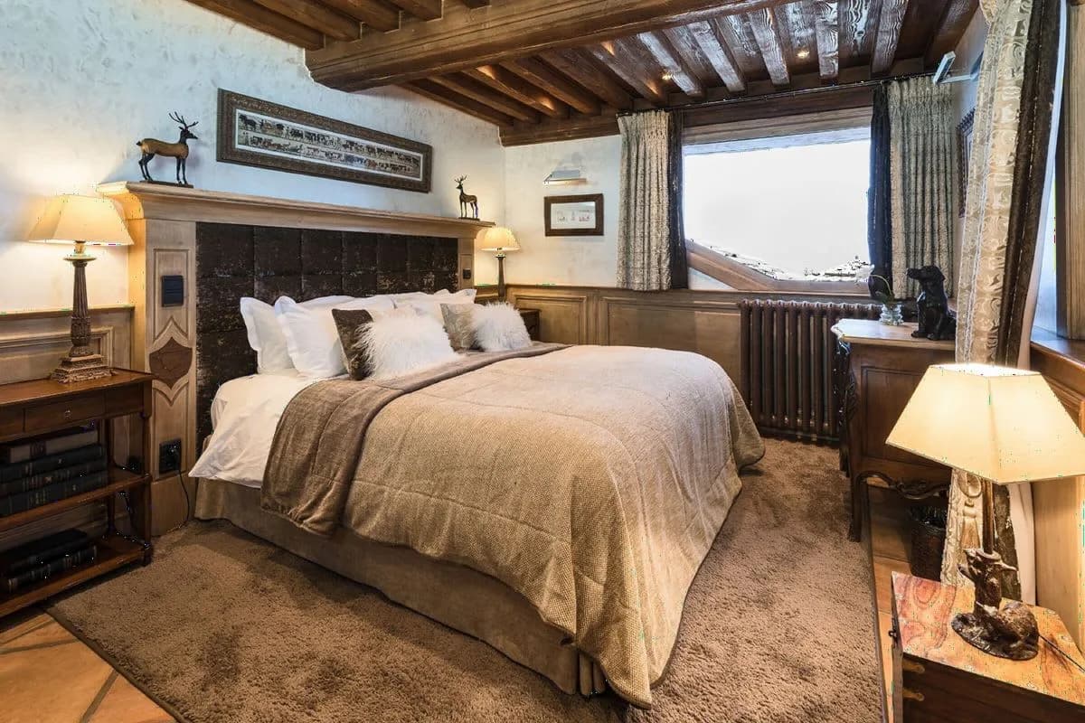 South-Facing Alpine Haven with Fireplace photo 3