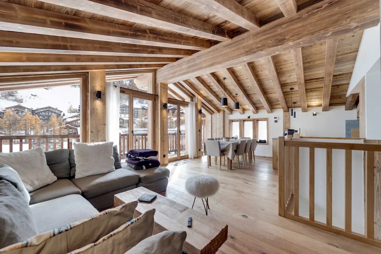 Warm Mountain Chalet Close to Slopes photo 2