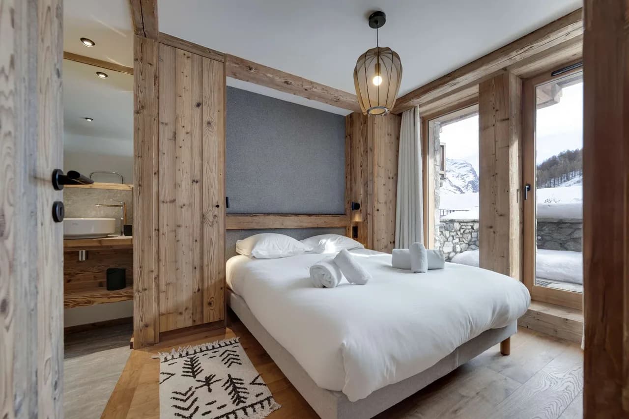 Warm Mountain Chalet Close to Slopes photo 3