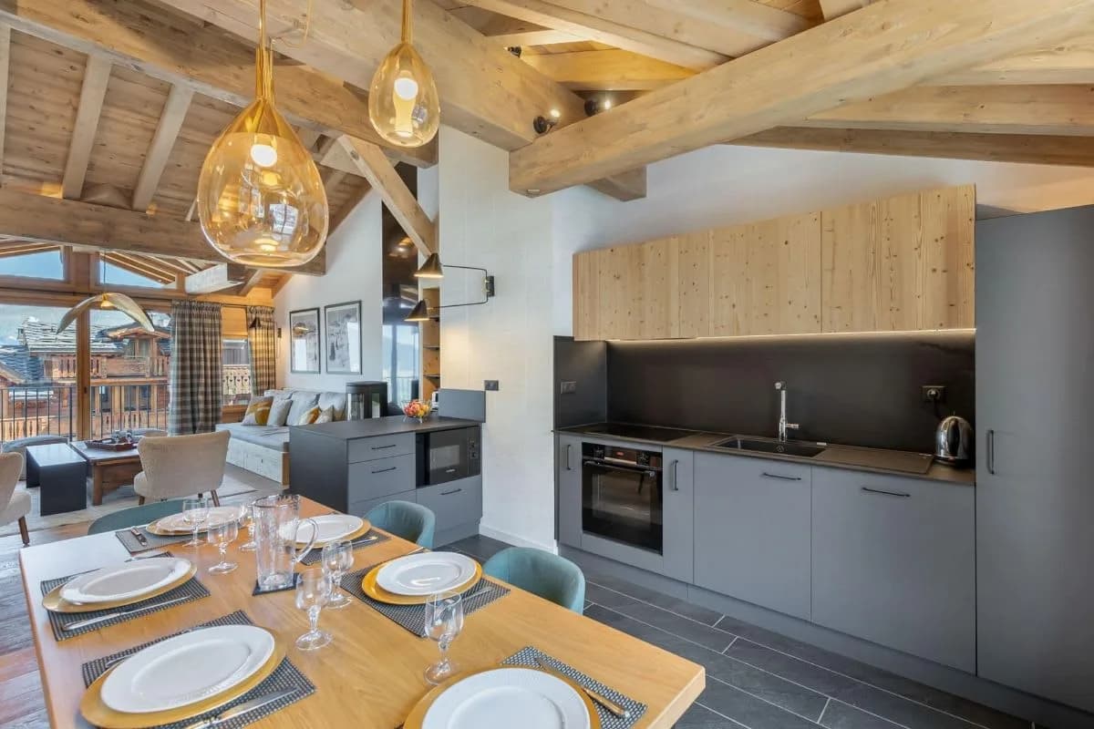 Multi-Level Alpine Retreat With Ski Room photo 4