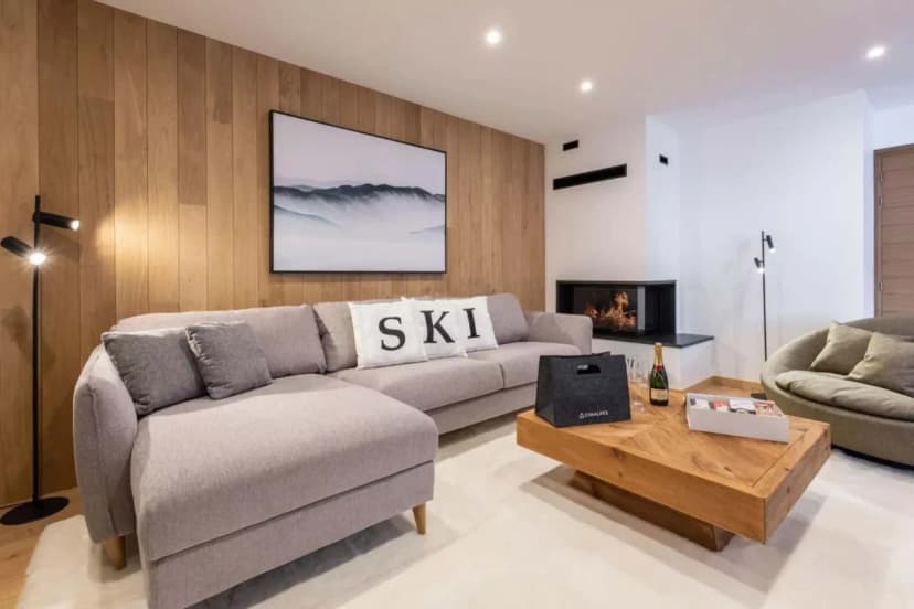 Scenic Alpine Apartment Steps From Everything