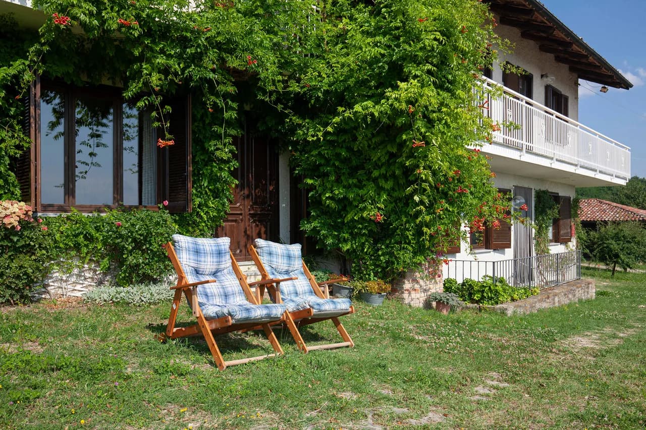 Grape Pergola Villa in Trezzo Tinella, Piedmont, Italy photo 2