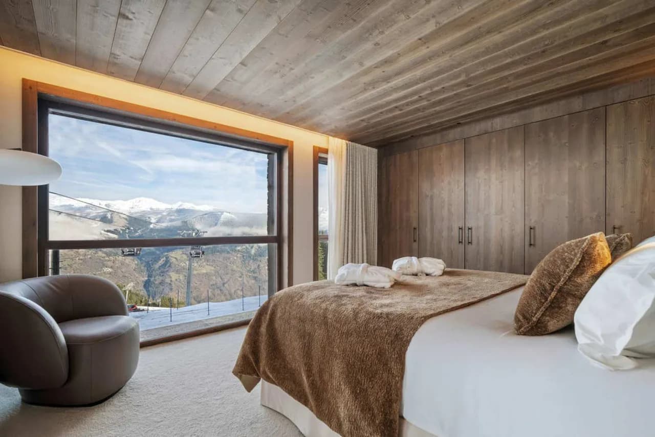 Refined Slope-Side Stay With Private Terrace photo 5