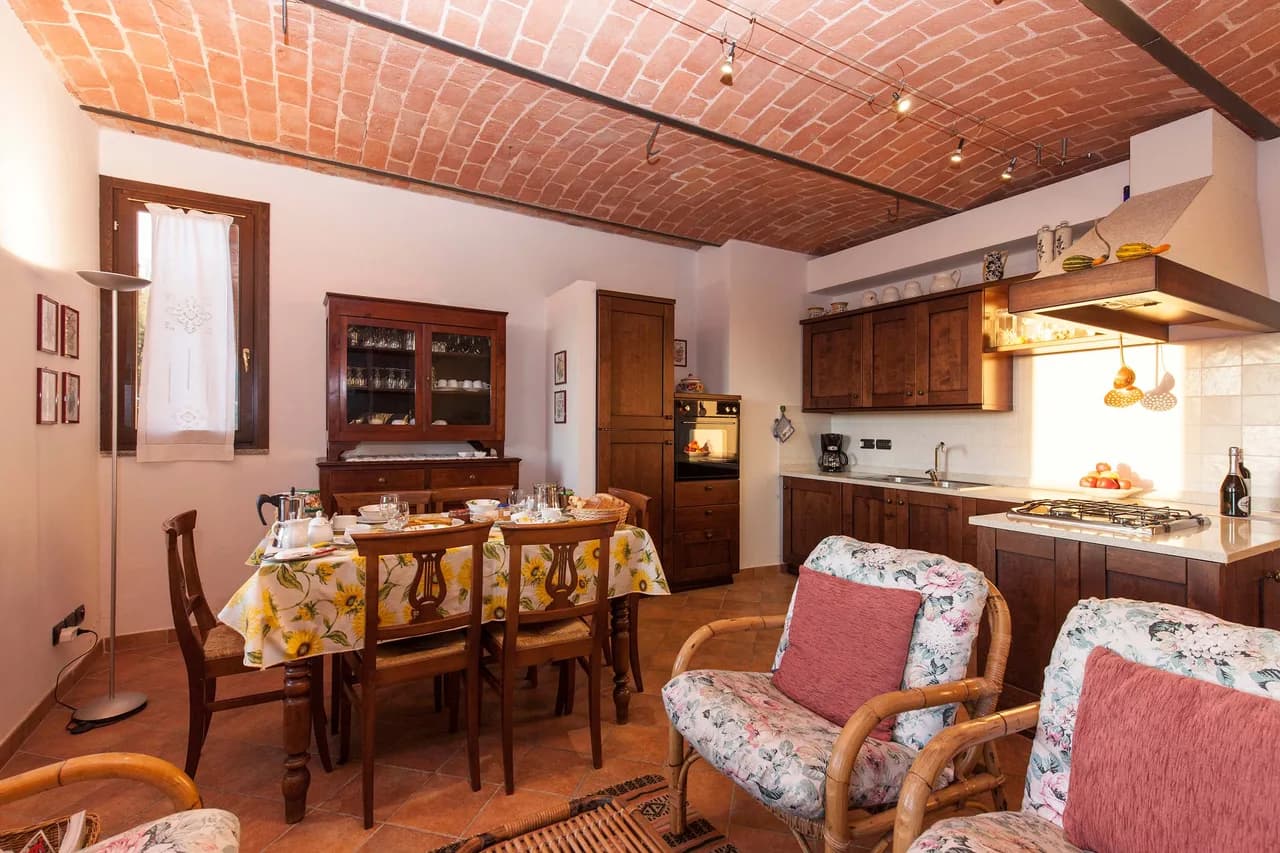Private Estate Among Vineyards in Trezzo Tinella photo 4