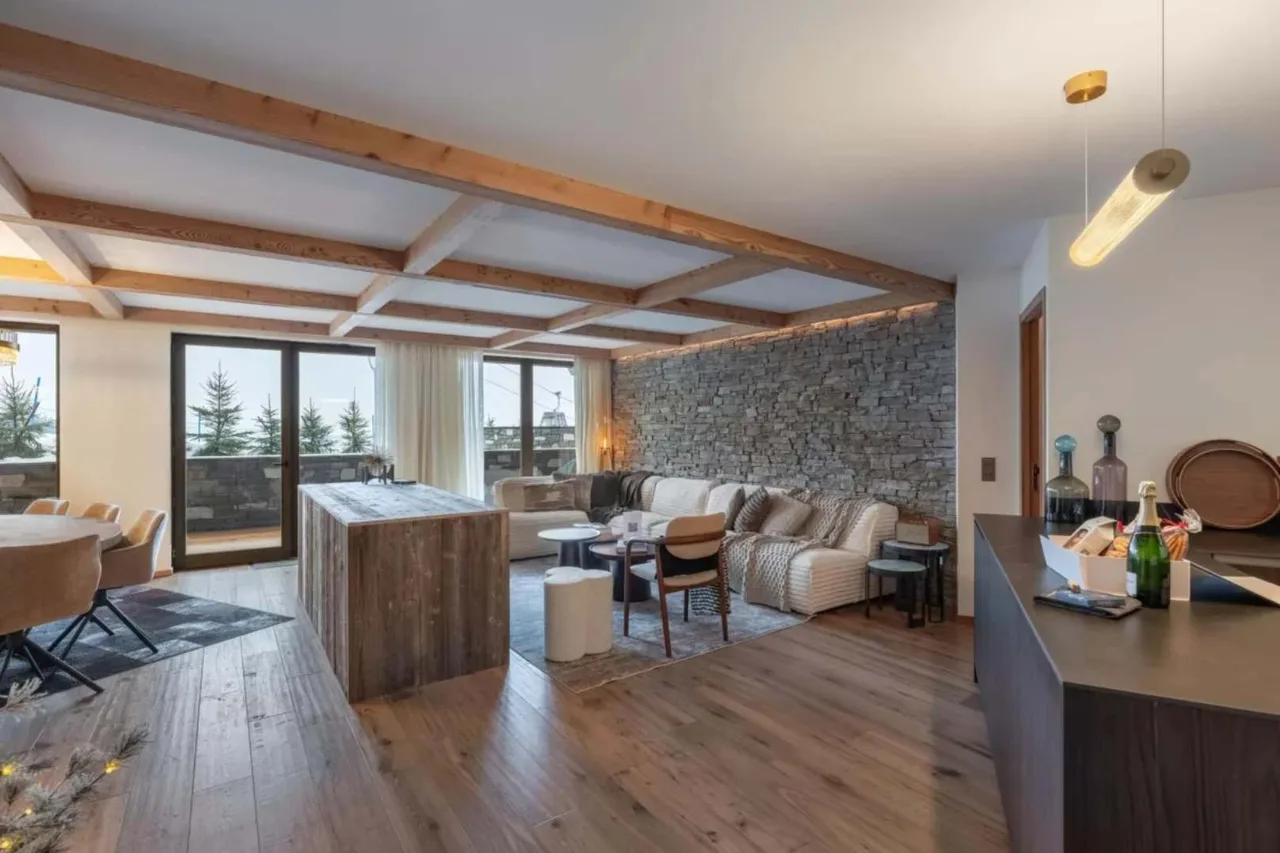 Direct-Slope Mountain Home With Relaxing Spa photo 2
