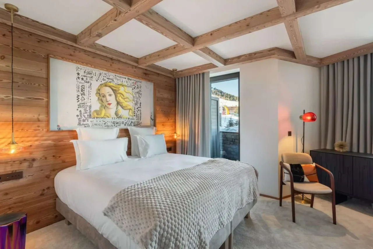 Contemporary Courchevel Escape With Jacuzzi Access photo 3