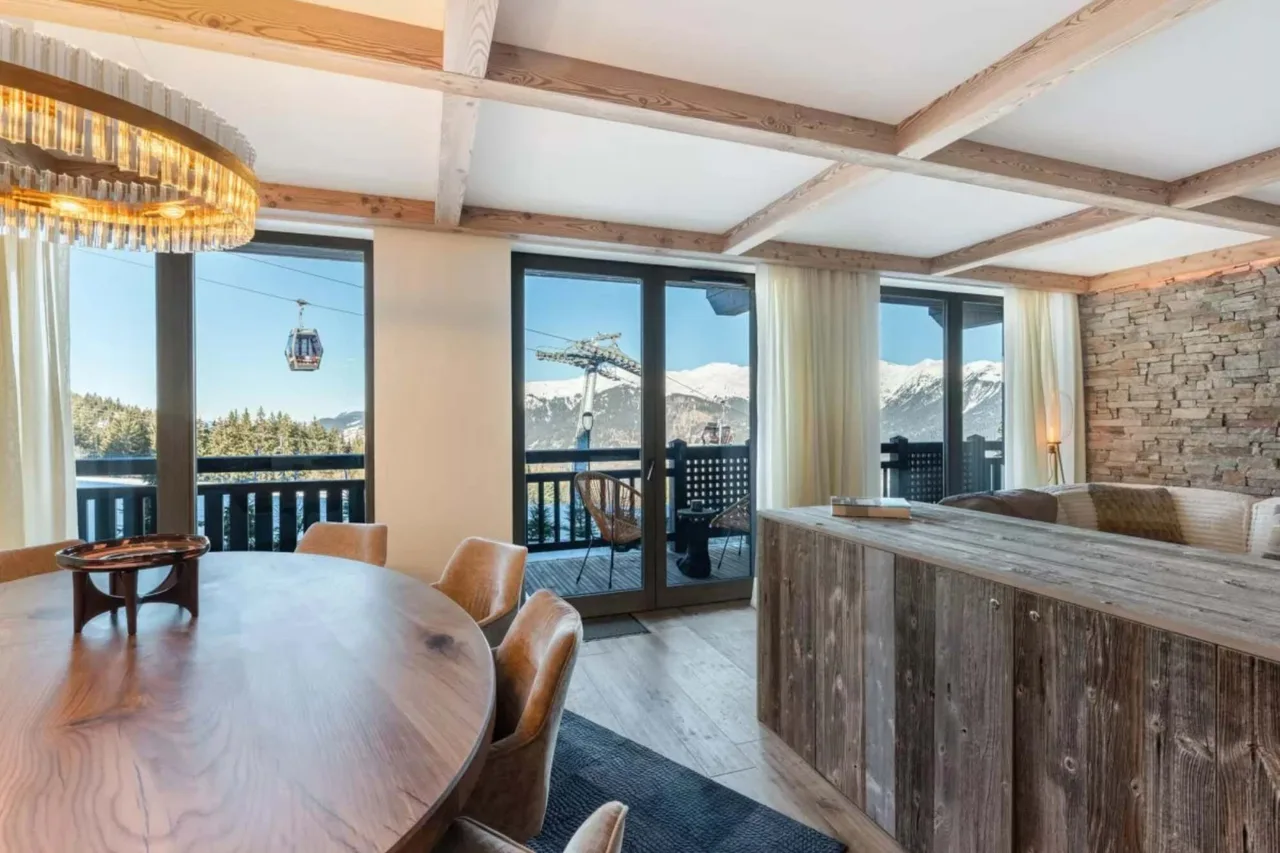 Contemporary Courchevel Escape With Jacuzzi Access photo 5