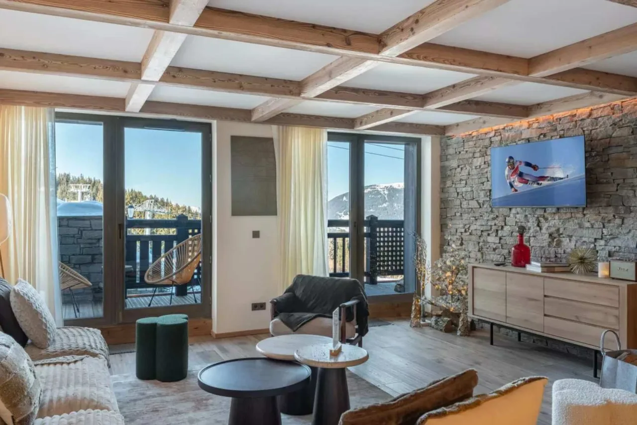 Stylish Slopefront Apartment With Wellness Areas photo 5