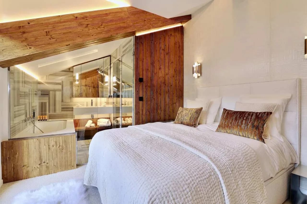 Warm Courchevel Escape With Ski Convenience photo 2