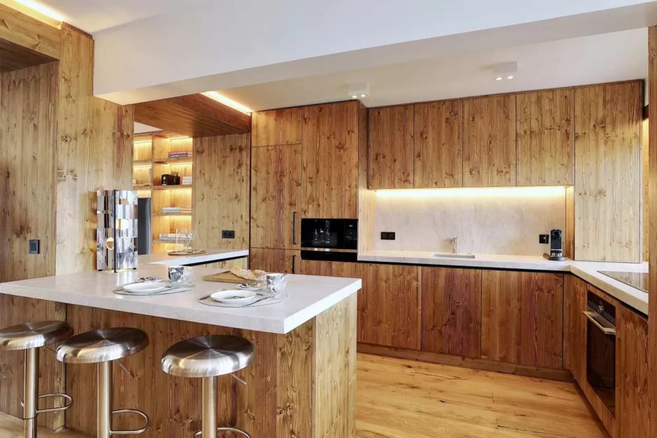 Warm Courchevel Escape With Ski Convenience photo 4