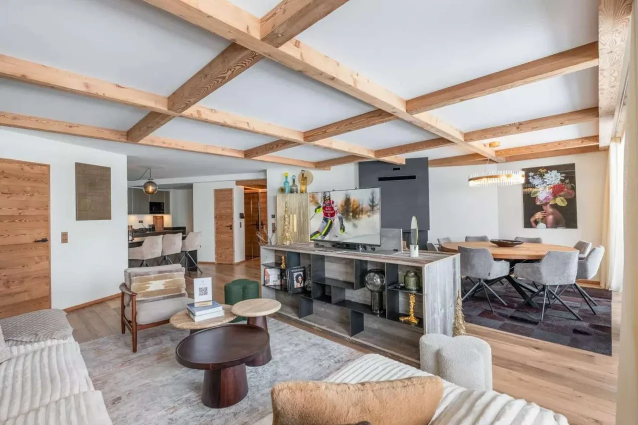 Beautiful Alpine Duplex With Ski Access photo 2