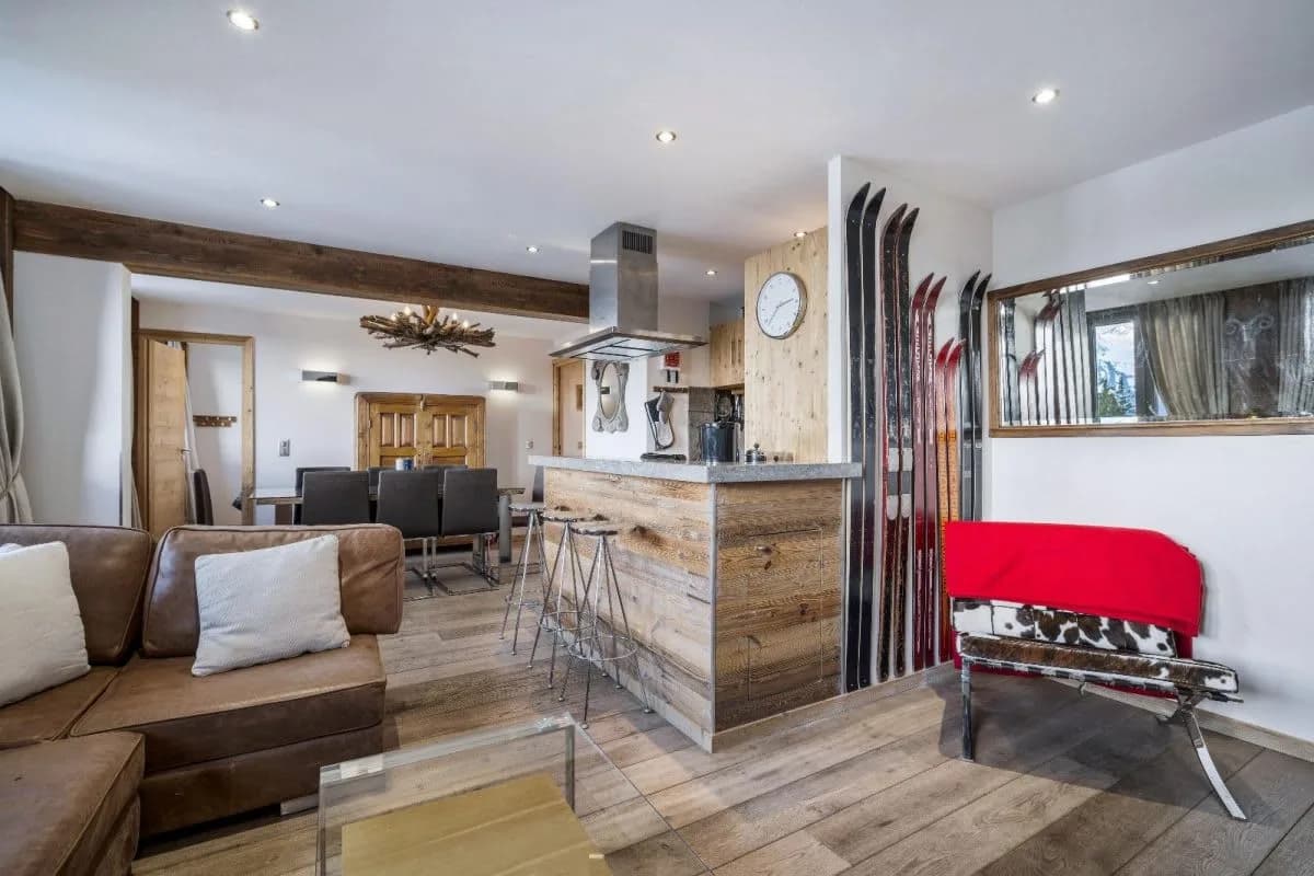 Ski-Accessible Home With Warm Mountain Charm photo 2