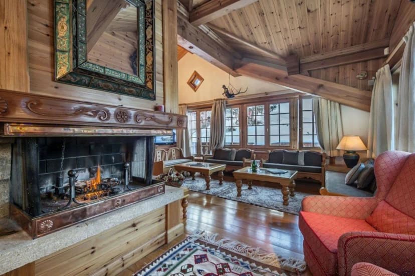 Stylish Courchevel Chalet With Mountain Atmosphere