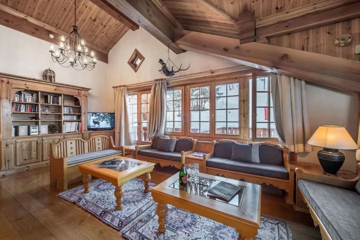 Stylish Courchevel Chalet With Mountain Atmosphere photo 2