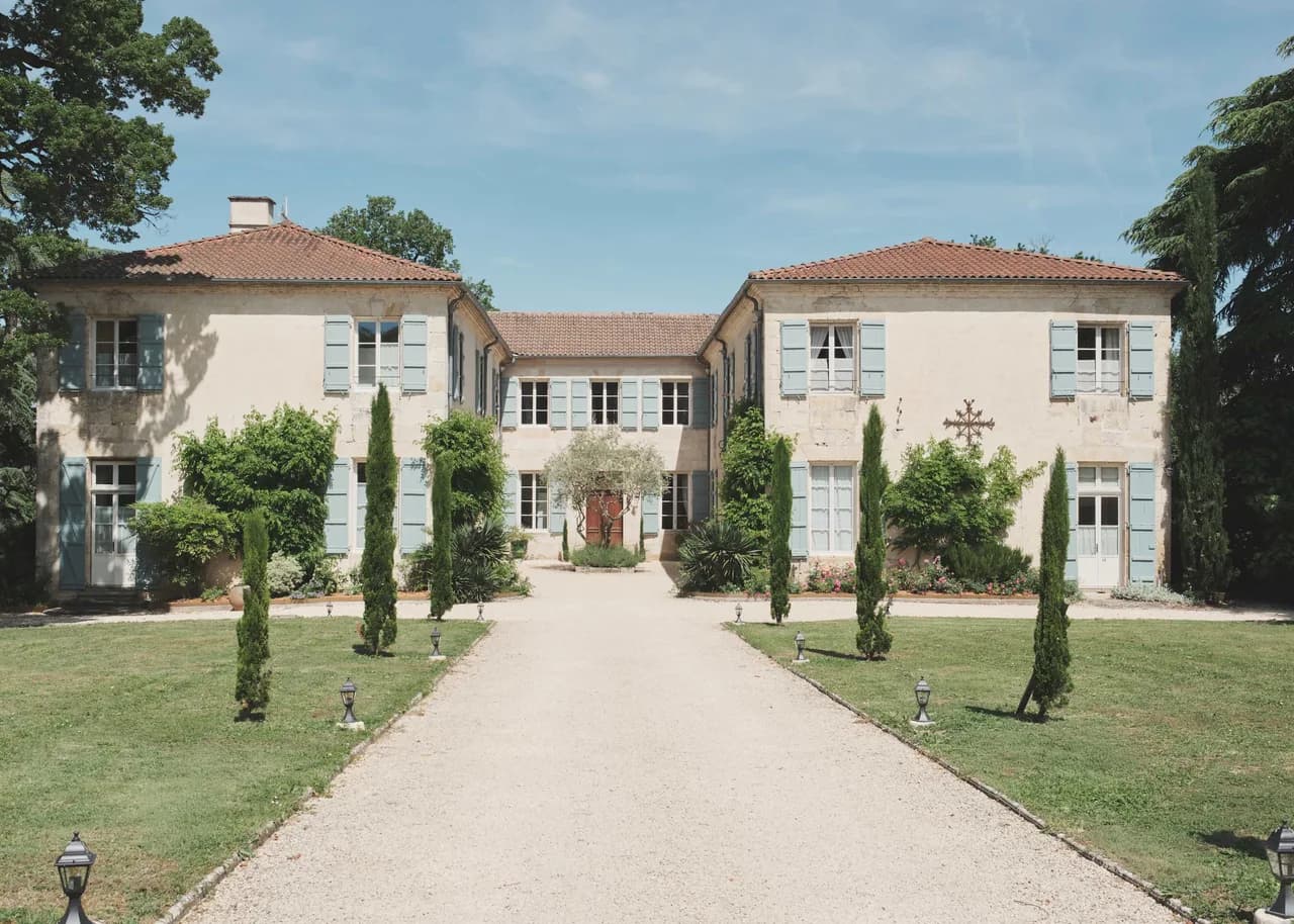 Grand Countryside Estate With Heated Pool