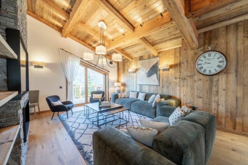 Exclusive Retreat With Four Bedrooms Plus
