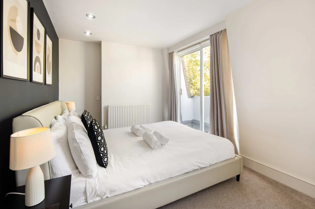 Modern Four Bedroom Villa in Kennington, London photo 4