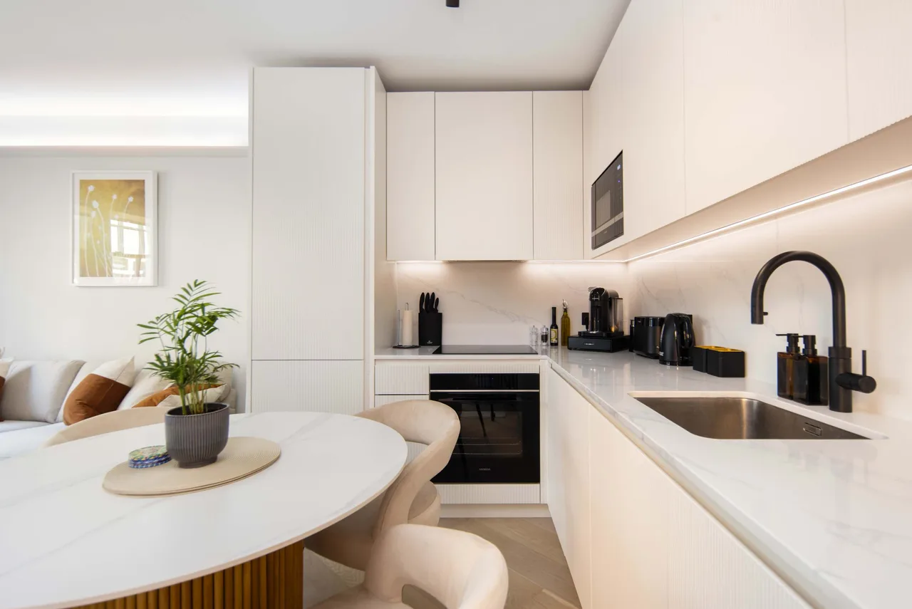 City View Two Bedroom Villa in London photo 2