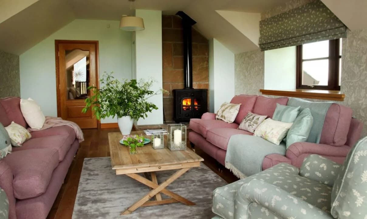 Stylish Countryside Escape With Hydro Spa photo 5