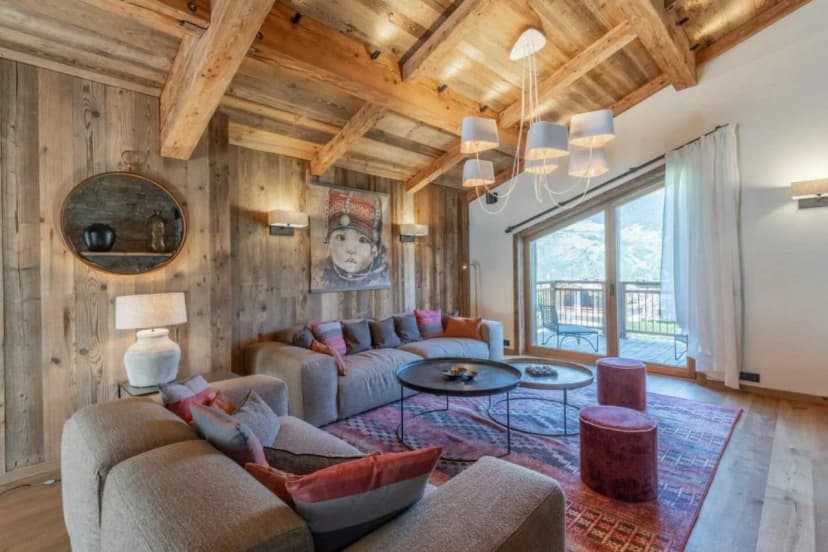 Welcoming Mountain Stay With Daily Housekeeping