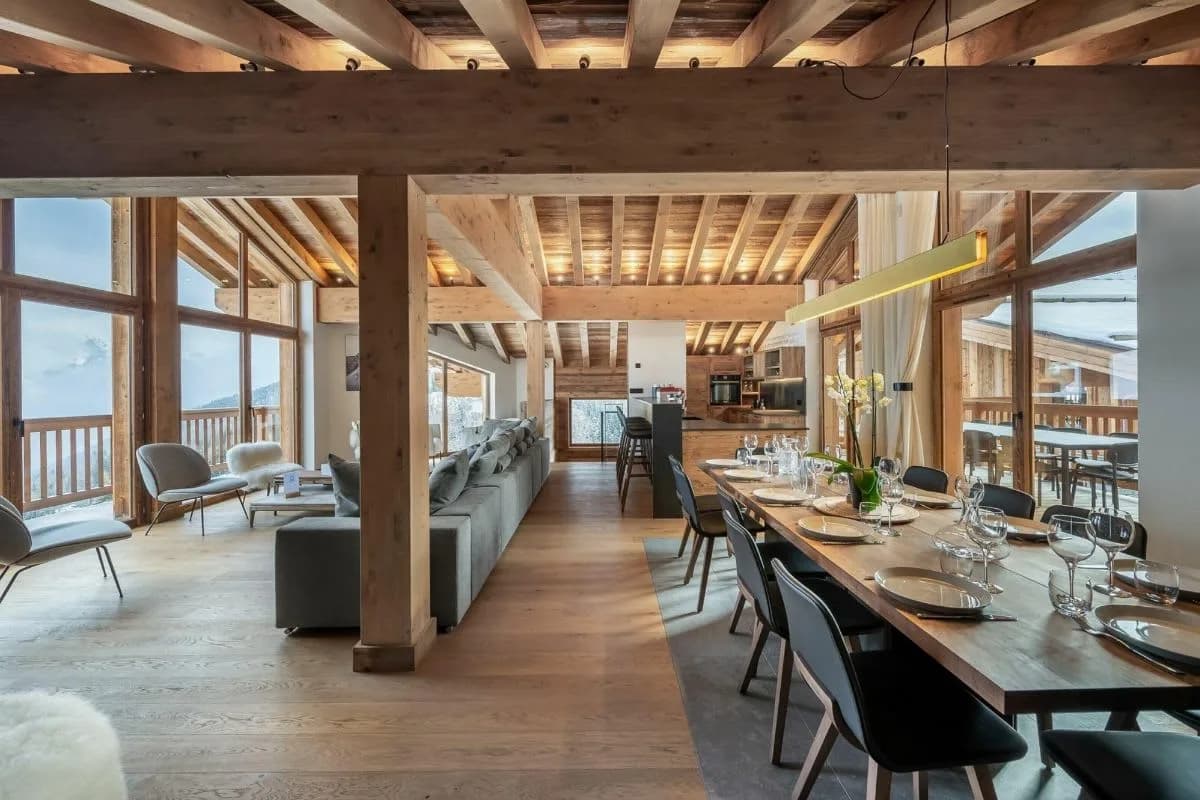 Stylish Mountain Residence With Large Living Areas photo 5