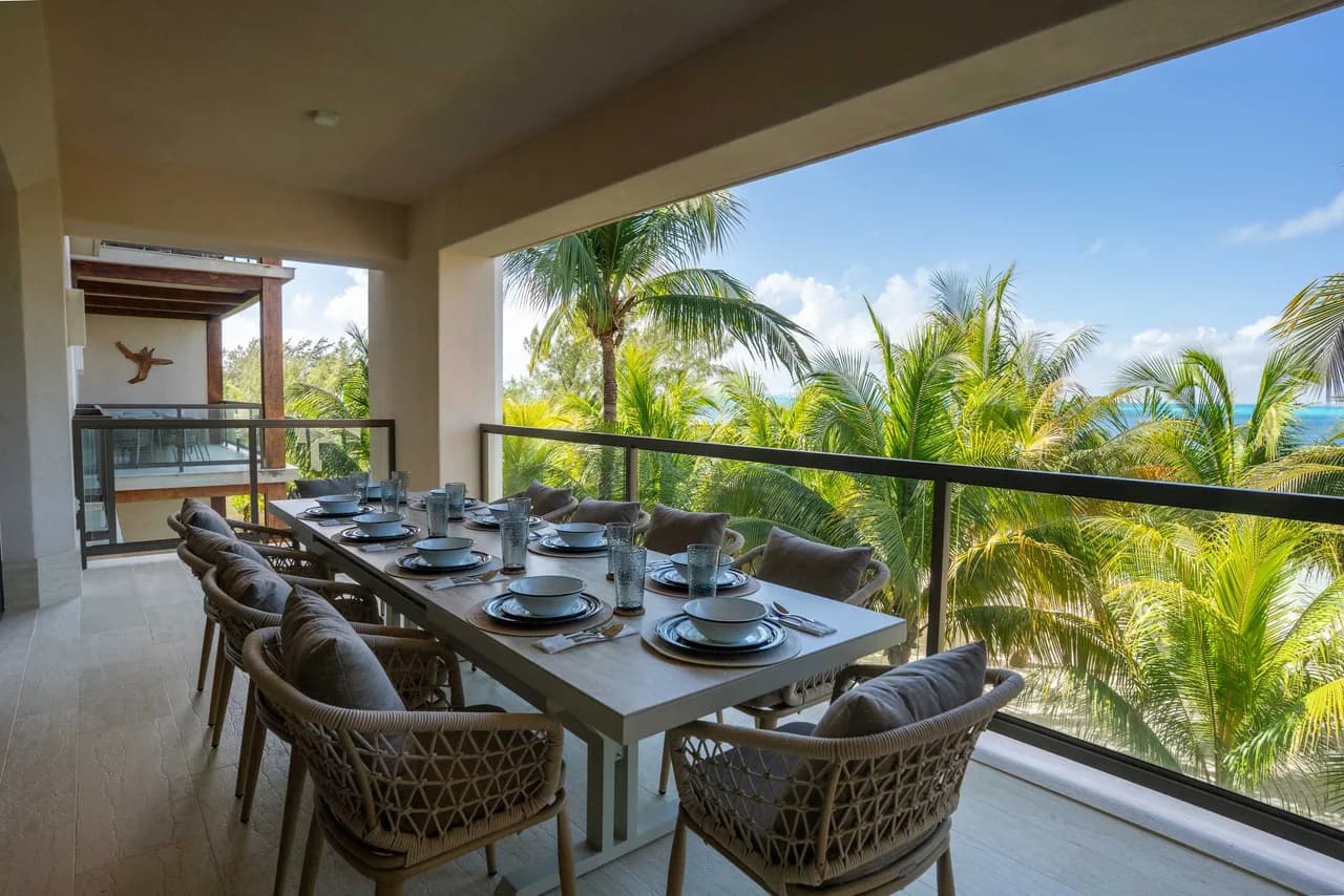 Caribbean Vibes | 4BR | Beachfront, Pool & Relax
