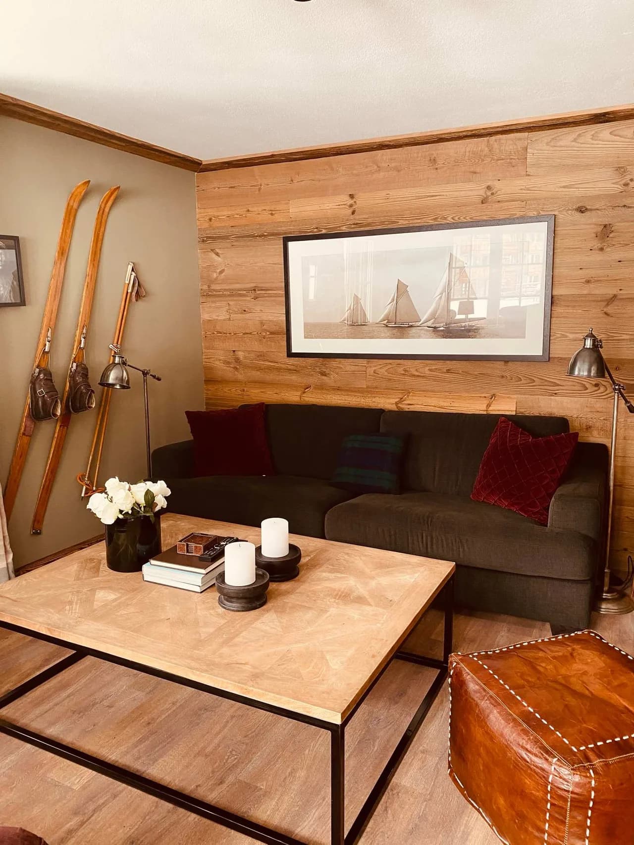 Stylish Mountain Hideaway With Cozy Charm photo 2