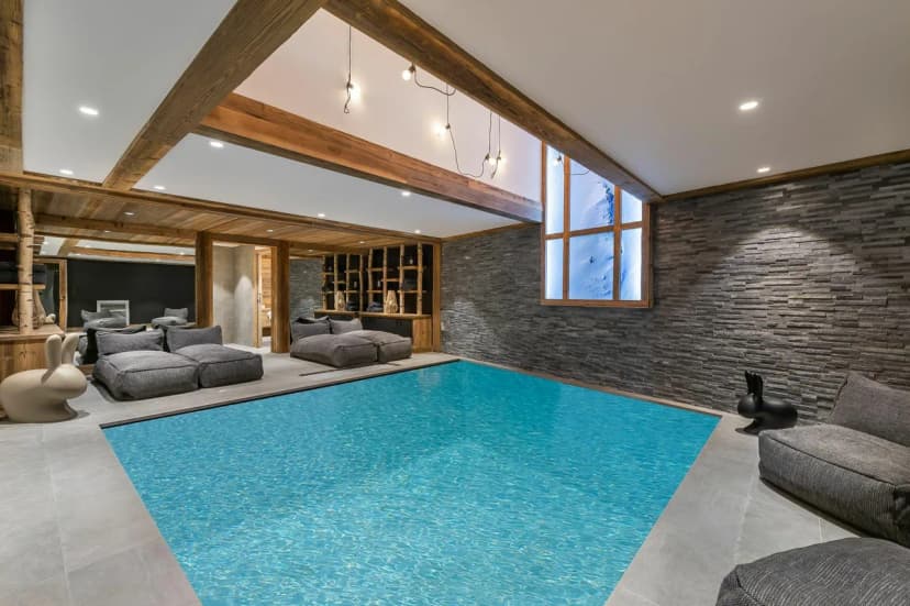 Contemporary Ski-in Chalet With Private Spa