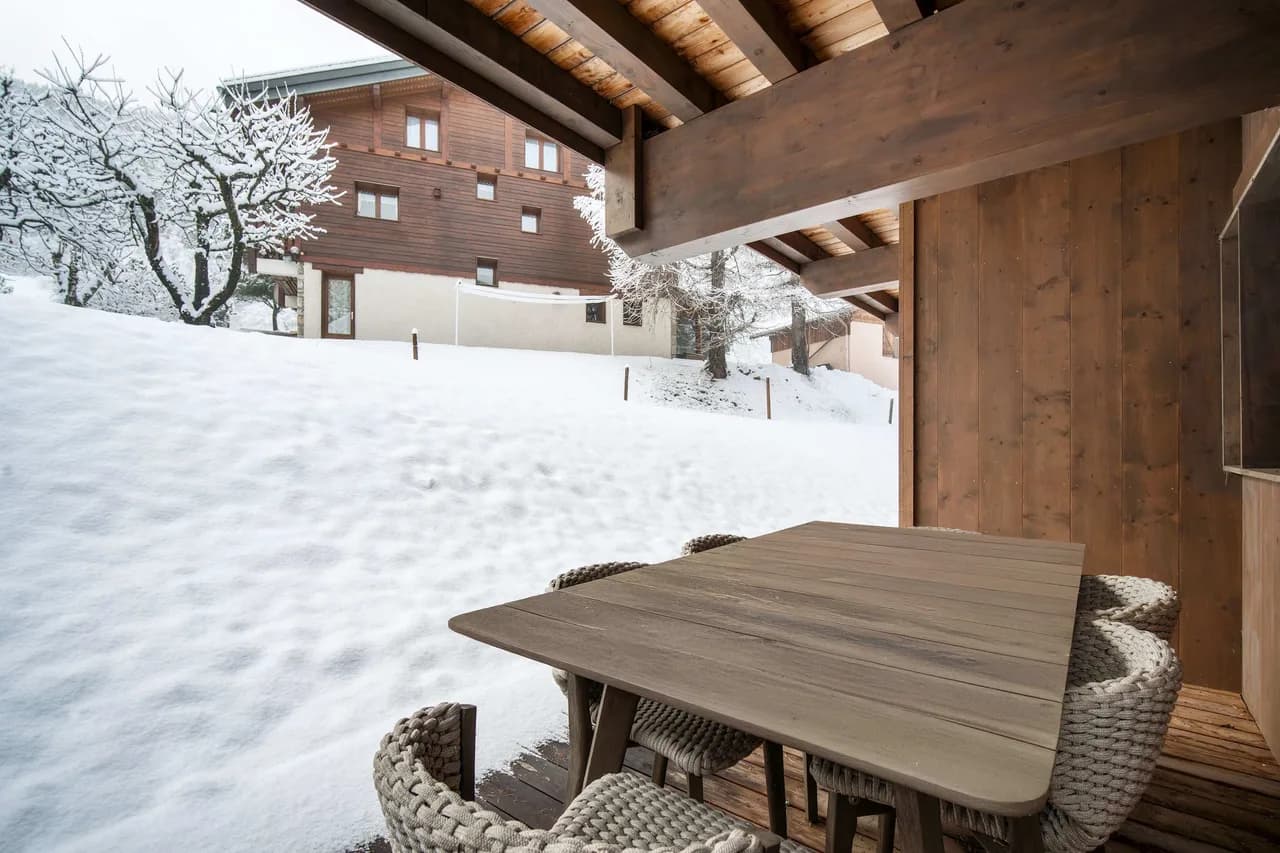 Contemporary Courchevel Ski Retreat photo 3
