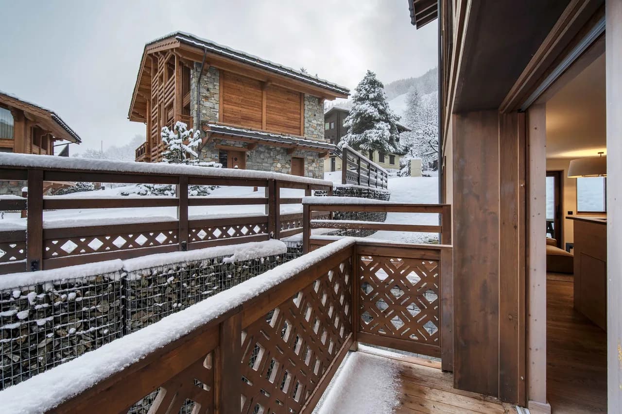 Contemporary Courchevel Ski Retreat photo 4