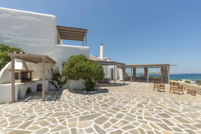Relaxing Paros Villa With Alfresco Dining