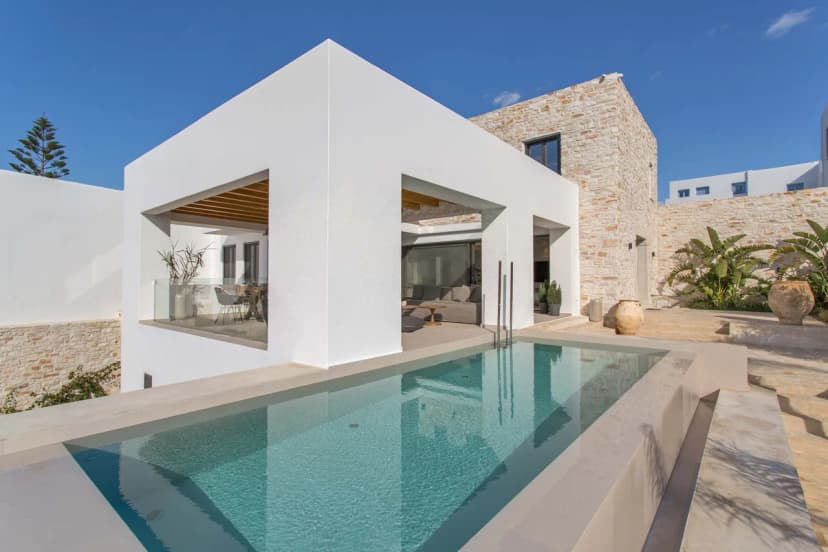 Stunning Sea Views With Infinity Pool Access
